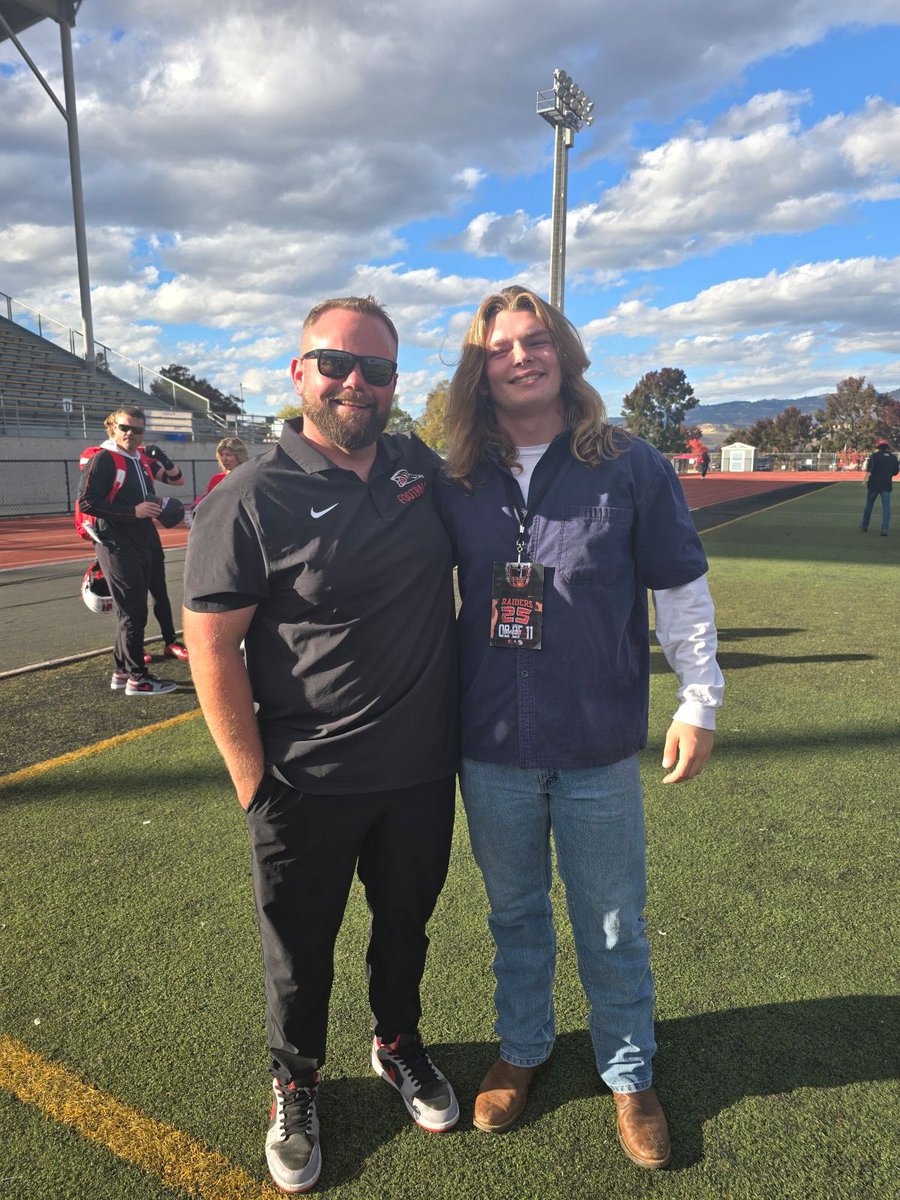 Thank you <a href="/SOU_Football/">Southern Oregon Football</a> for the amazing time yesterday! It’s easy to see why this program is so successful. Can’t wait for what’s next! <a href="/Coach_T_Souza/">Coach-Tim Souza</a> <a href="/SOU_CoachBBrown/">Berk Brown</a> <a href="/CoachWinfield/">Josh Winfield</a> @j_wafford56 <a href="/StinnToWin/">Tyler Stinn</a> <a href="/dthedeacon/">Dejon Jernagin</a>