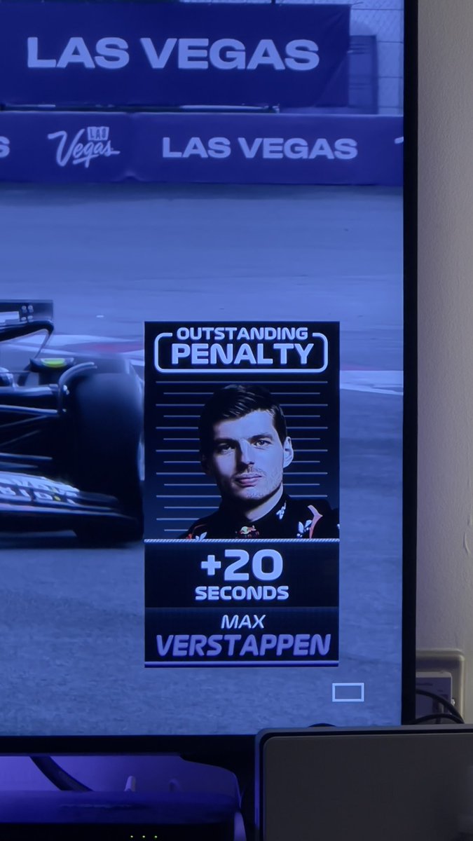 Rezikna's tweet image. This is what happens when you don’t check your dangerous driving. Deserved #mexicoGP