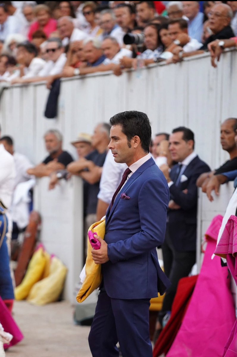 Recordando momentos de esta temporada….

#Tauromaquia #Toreo #CorridasDeToros
 #ArteTaurino #Torero #FiestaBrava #CulturaTaurina #Tradición #Toros #PlazaDeToros #EnriquePonce #ponce #francia #arles