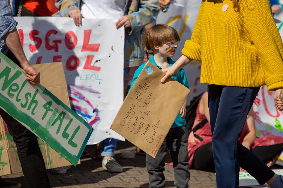 Our letter went to Cardiff Council on 11 July to draw attention to the need for a Welsh-medium secondary school in the south of the city - for the children of Butetown, the docks, Grangetown, Riverside, and surrounding areas. 🧵