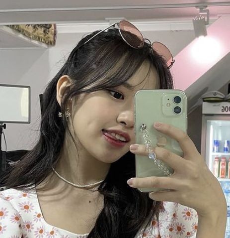 Lulsik's tweet photo. 🤍 hi i'm lu, i'm looking for friends &amp; moots!
~ 04, she/her, eng(mainly!) 
~ libra, INFP
~ multistan; enha, ive, p1h, bnd, bts, txt,svt, ateez 
~ not new to #stantwt / #kpoptwt
~ any fandom are welcome! ☁️

~ ♡ / ↻ for moots! 🍓🤍 https://t.co/xCb0KxkdsC