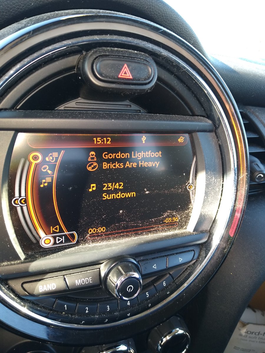 tryst242's tweet image. Go home, stereo, you're drunk.

Interestingly, neither L7 nor Gordon Lightfoot was playing. It was Die Antwoord.  ¯\_(ツ)_/¯