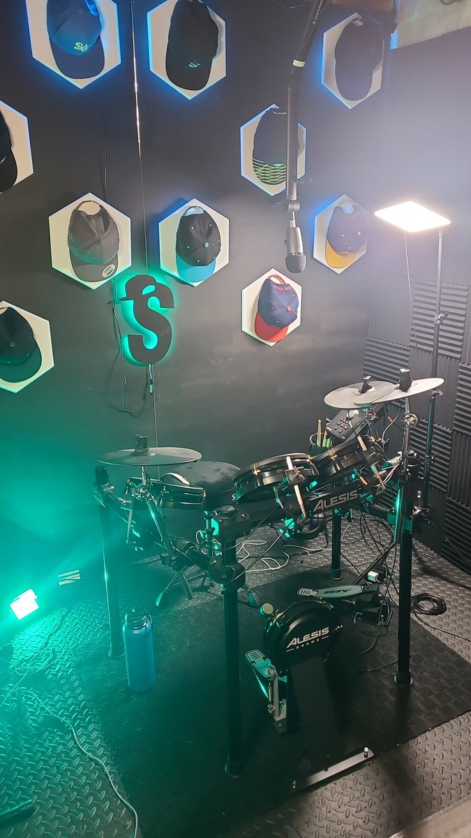 ImSt1tch's tweet photo. 🔴 LIVE now with the drum streams again! 

https://t.co/MTUv0DqEoI https://t.co/4wCv5TVvat