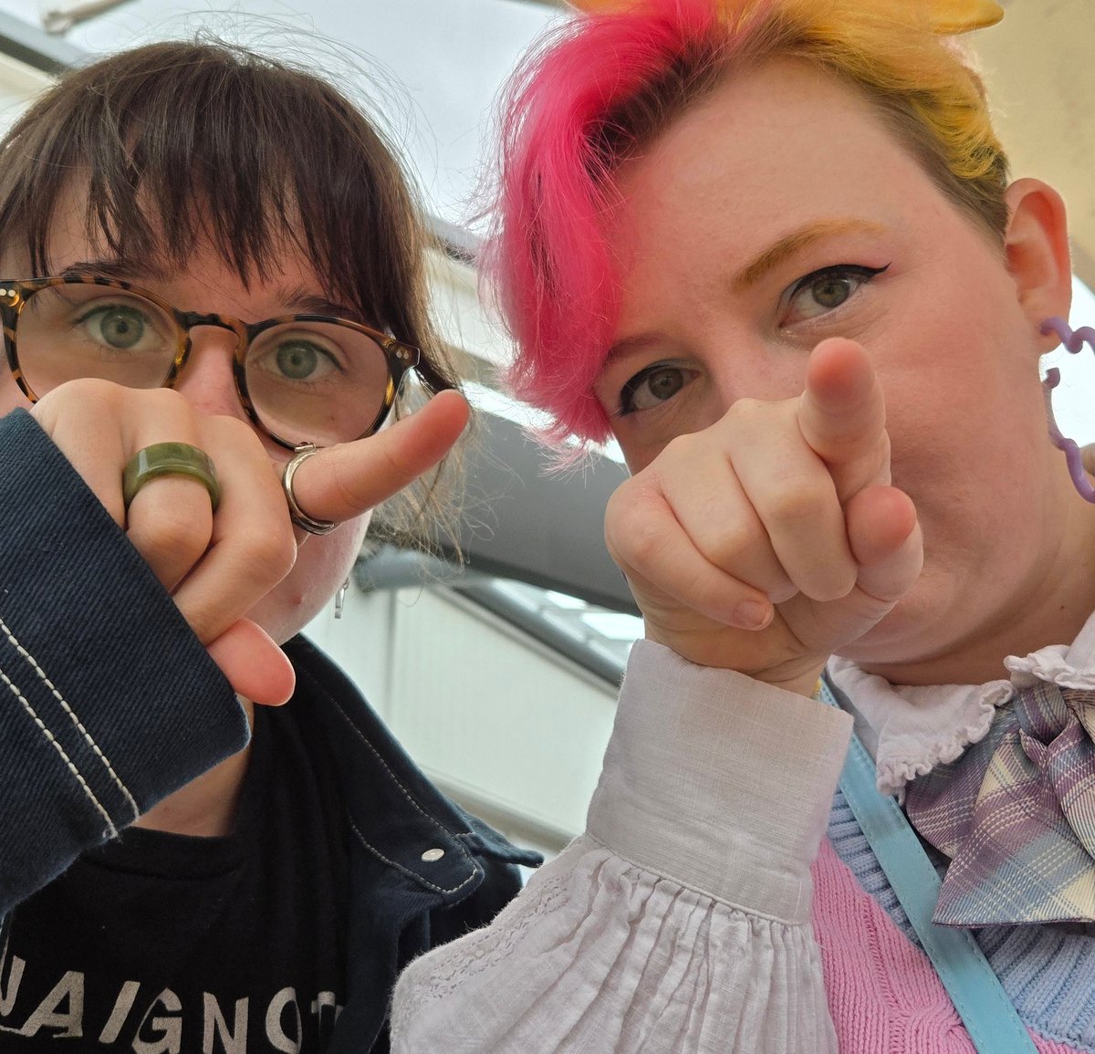 ClockworkQueer's tweet photo. @keyasaurus My girlfriend makes me happy, I'm the happiest I've been in months bc of her https://t.co/HZEJhRnPs2