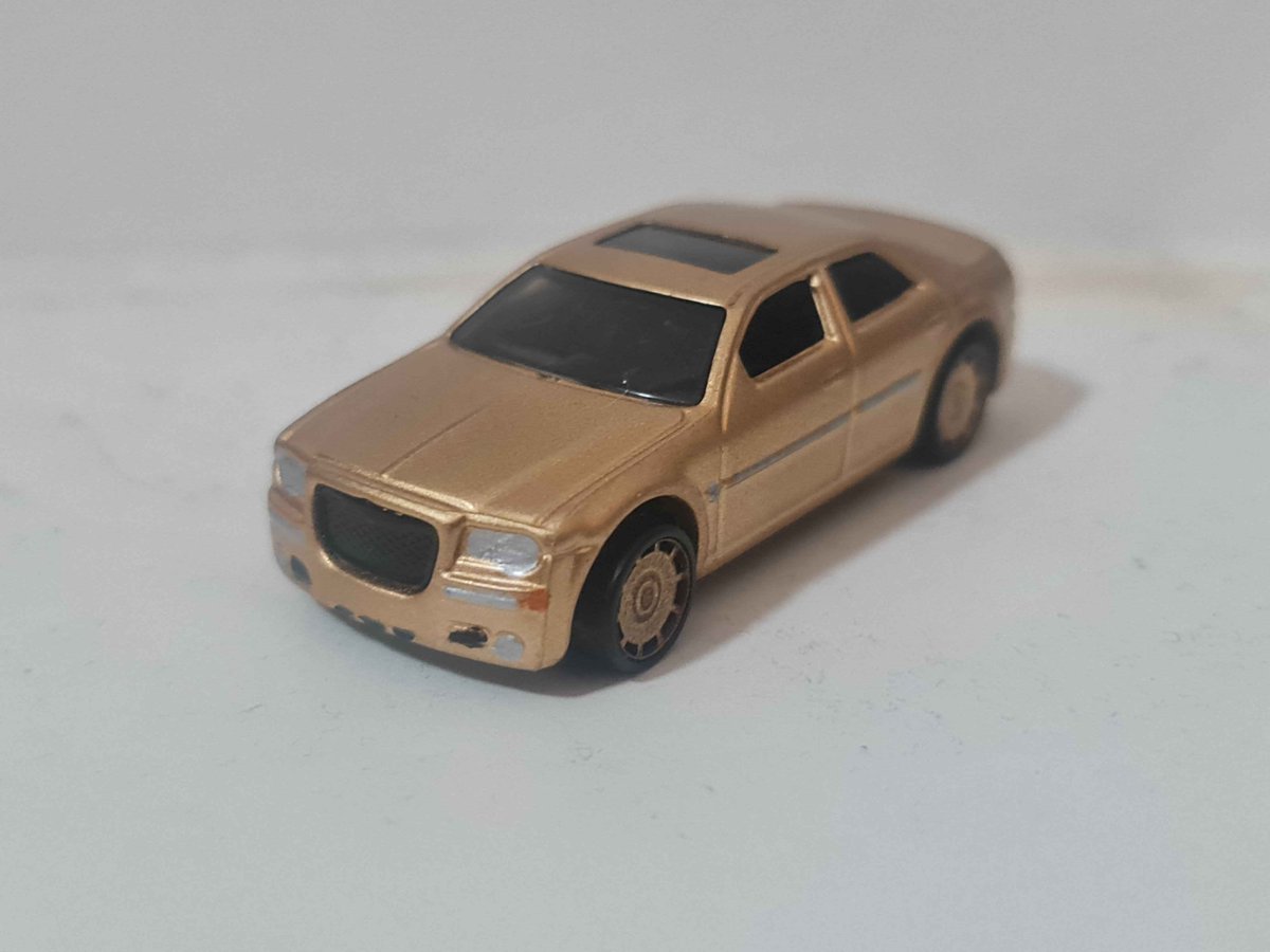 Aoiscustoms's tweet photo. 1/64 Hotwheels Chrysler 300C custom. Older plastic casting, Made the paint removal rather difficult, but it worked out

#hotwheels #customdiecast #chrysler #300c https://t.co/WjzdiRzoZn