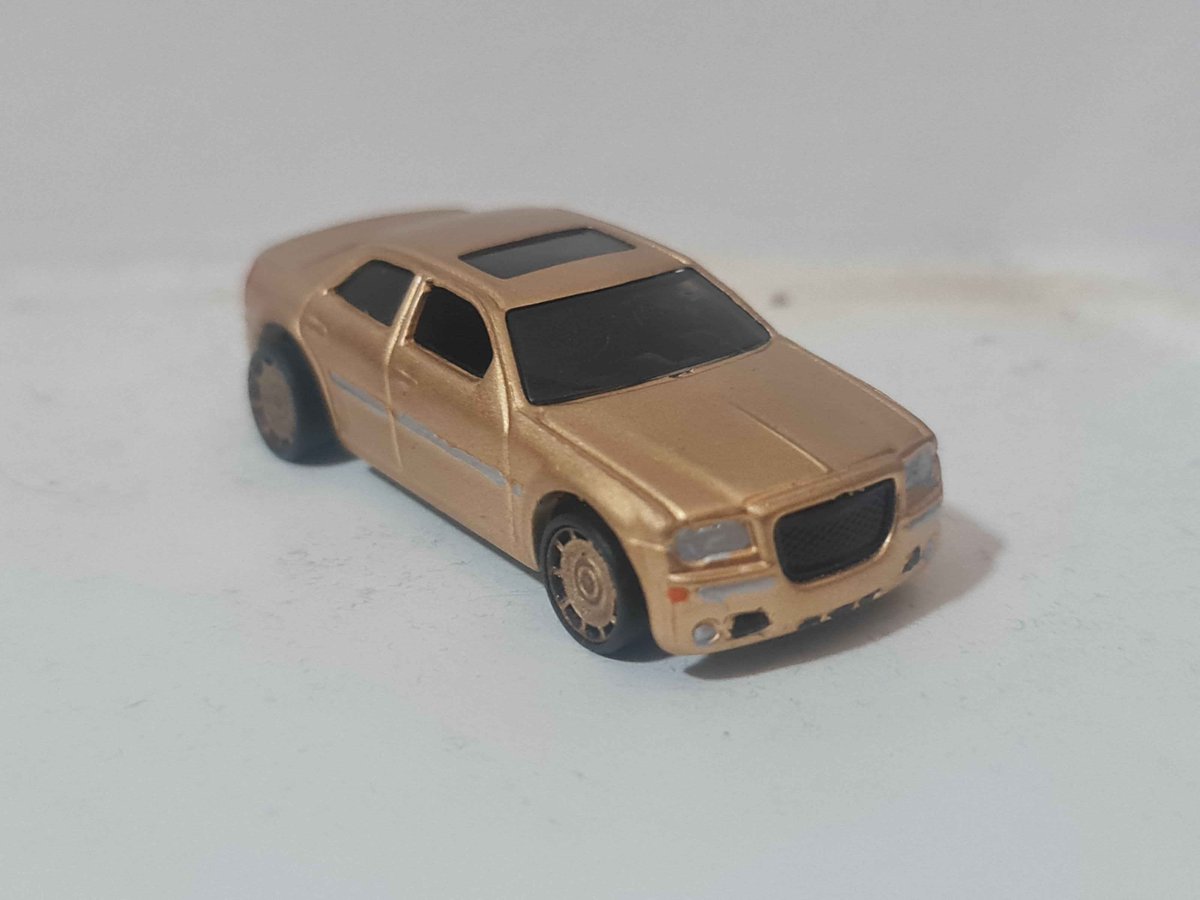 Aoiscustoms's tweet photo. 1/64 Hotwheels Chrysler 300C custom. Older plastic casting, Made the paint removal rather difficult, but it worked out

#hotwheels #customdiecast #chrysler #300c https://t.co/WjzdiRzoZn