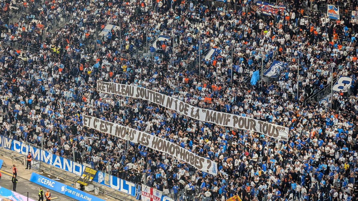 JulienFroment's tweet photo. Nouvelle banderole du virage sud, à destination du ministre de l'intérieur. #OMPSG @franceinfo https://t.co/RQIfx8ykzD