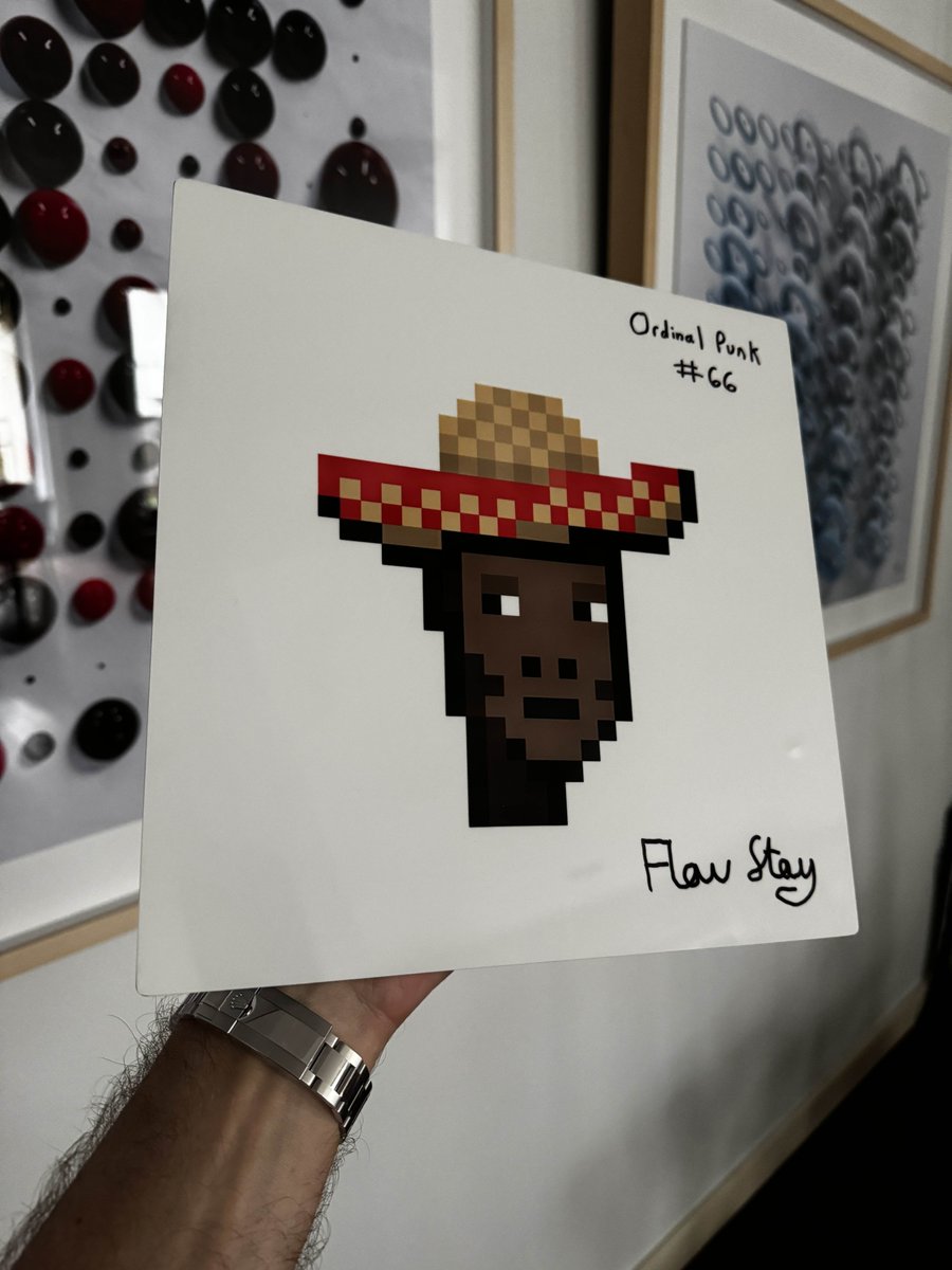 OrdinalPunks's tweet image. First Ordinal Punk physical has landed ✈️
Signed by @FlowStayy