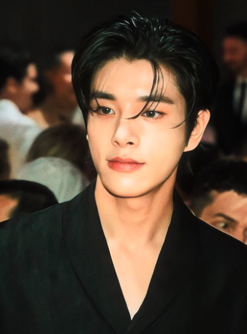 Happy 22nd birthday to the amazing Jake of ENHYPEN!