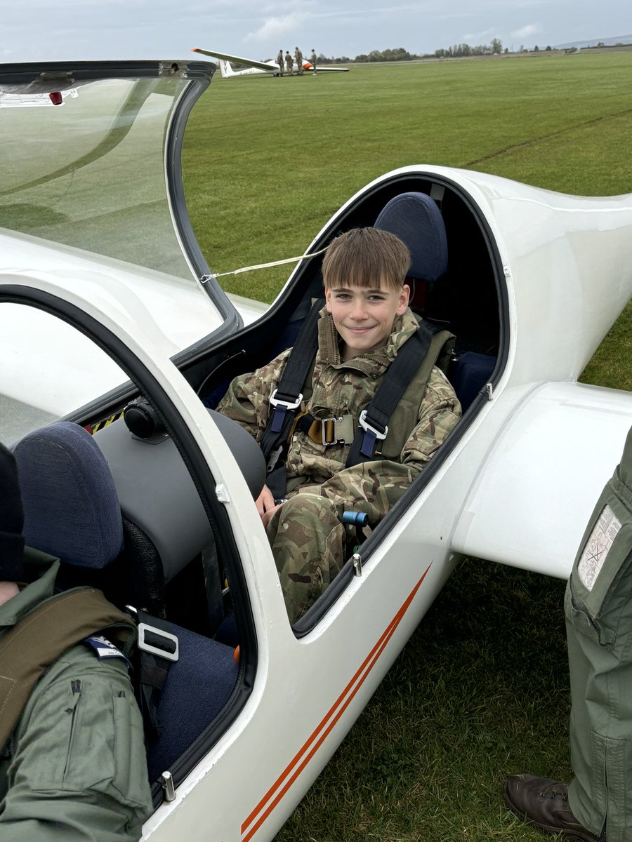 KHSCCF's tweet photo. Delighted that the weather held yesterday, allowing three first time flyers from @kinghamhillsch to get airborne in the Viking gliders of @fts_2 @621VGS at Little Rissington.  A big thanks to all the volunteer staff required to make it happen. @ComdtAC @aircadets @CCFcadets https://t.co/o0CO10nKJ9