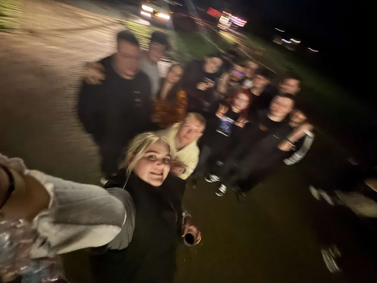 chlo_xii's tweet photo. thank you for a very fun lan as always #soglose https://t.co/ns6scooY4A