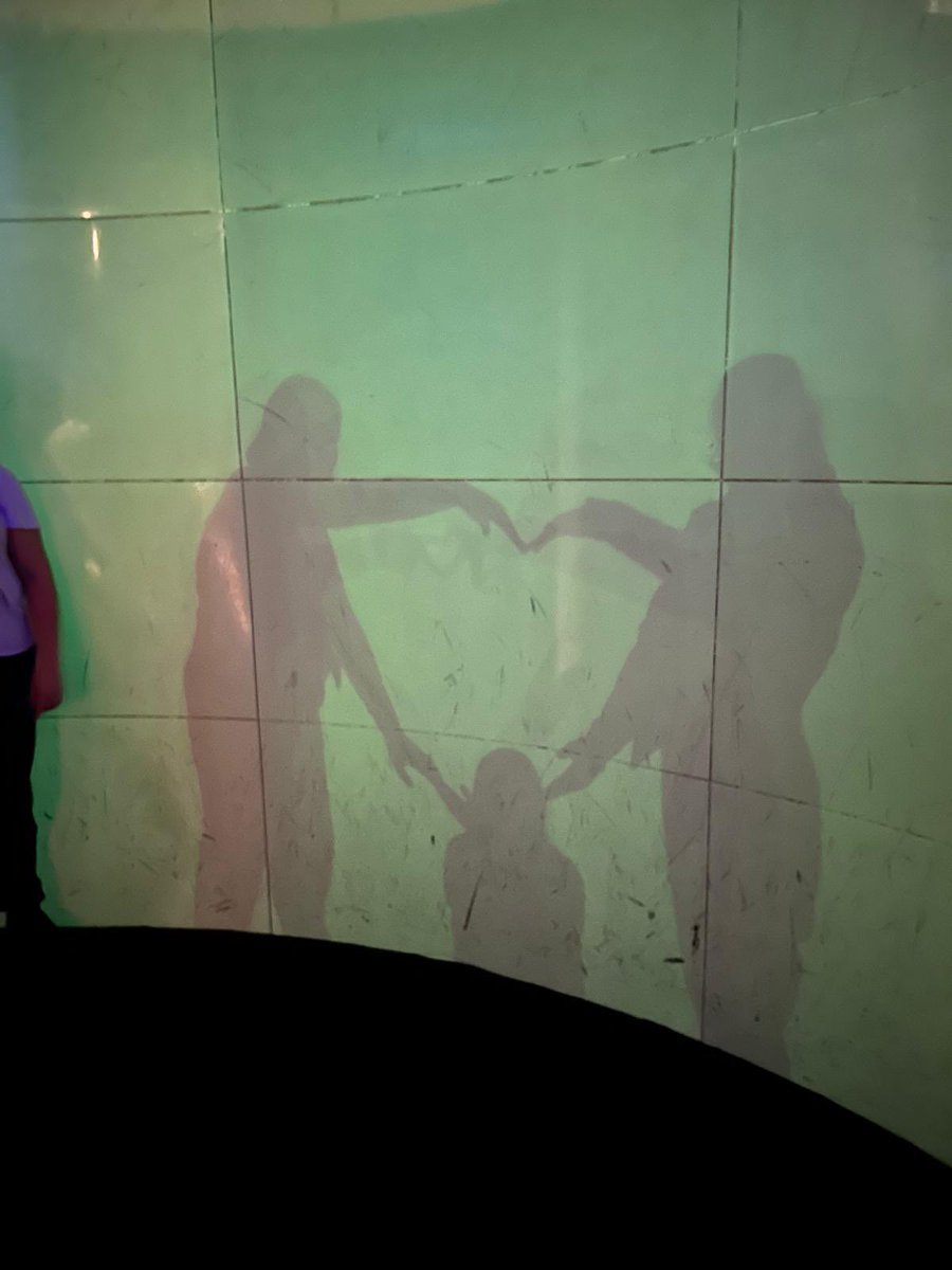 Today we had visited @WeTheCurious and enjoyed dressing up as bees and talking to robots #ConvergeOnCardiff <a href="/Guiding_LaSER/">Girlguiding London and South East England</a>