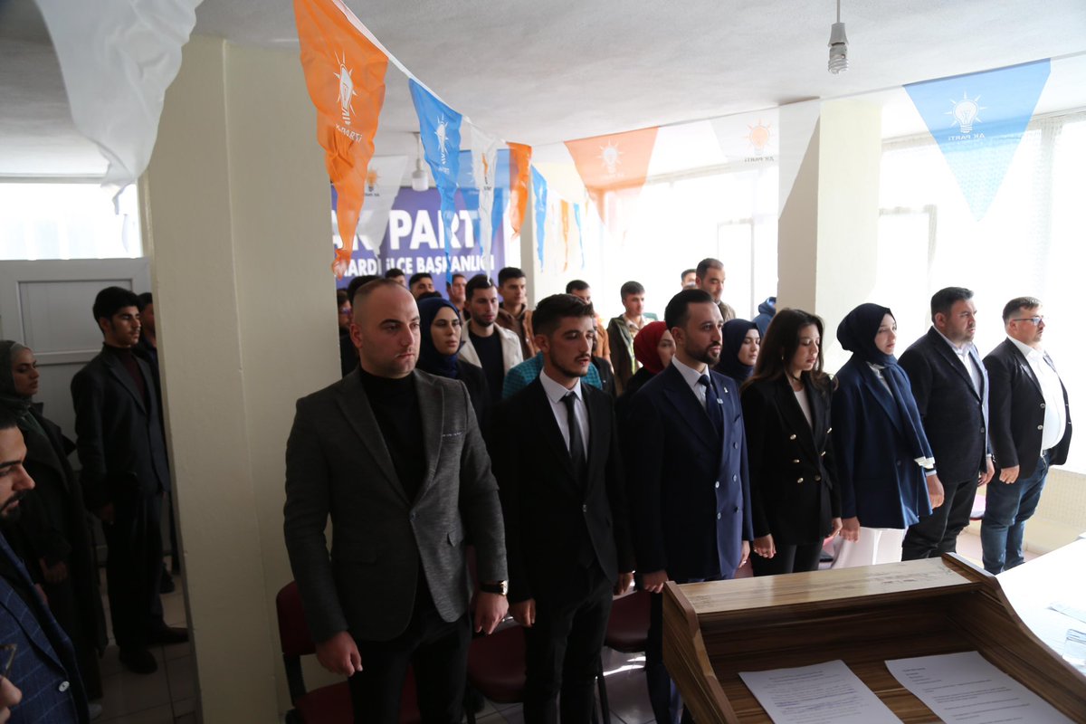olcaonur1's tweet photo. Bugün AK Parti Çamardı Gençlik Kolları 7. Olağan Kongremizi büyük bir coşkuyla gerçekleştirdik! 🇹🇷

Beraberliğimizin gücünü bir kez daha gösterdik! 🙌🏼👏🏼

Emeği geçen tüm yol arkadaşlarımıza ve genç kardeşlerimize teşekkürler! 💪🇹🇷

Birlikte daha güçlü, daha kararlıyız! 💫 https://t.co/Mxat490wK4