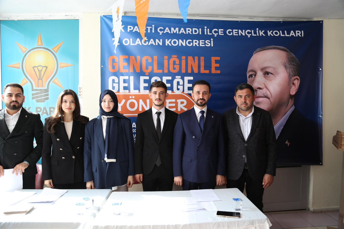 olcaonur1's tweet photo. Bugün AK Parti Çamardı Gençlik Kolları 7. Olağan Kongremizi büyük bir coşkuyla gerçekleştirdik! 🇹🇷

Beraberliğimizin gücünü bir kez daha gösterdik! 🙌🏼👏🏼

Emeği geçen tüm yol arkadaşlarımıza ve genç kardeşlerimize teşekkürler! 💪🇹🇷

Birlikte daha güçlü, daha kararlıyız! 💫 https://t.co/Mxat490wK4