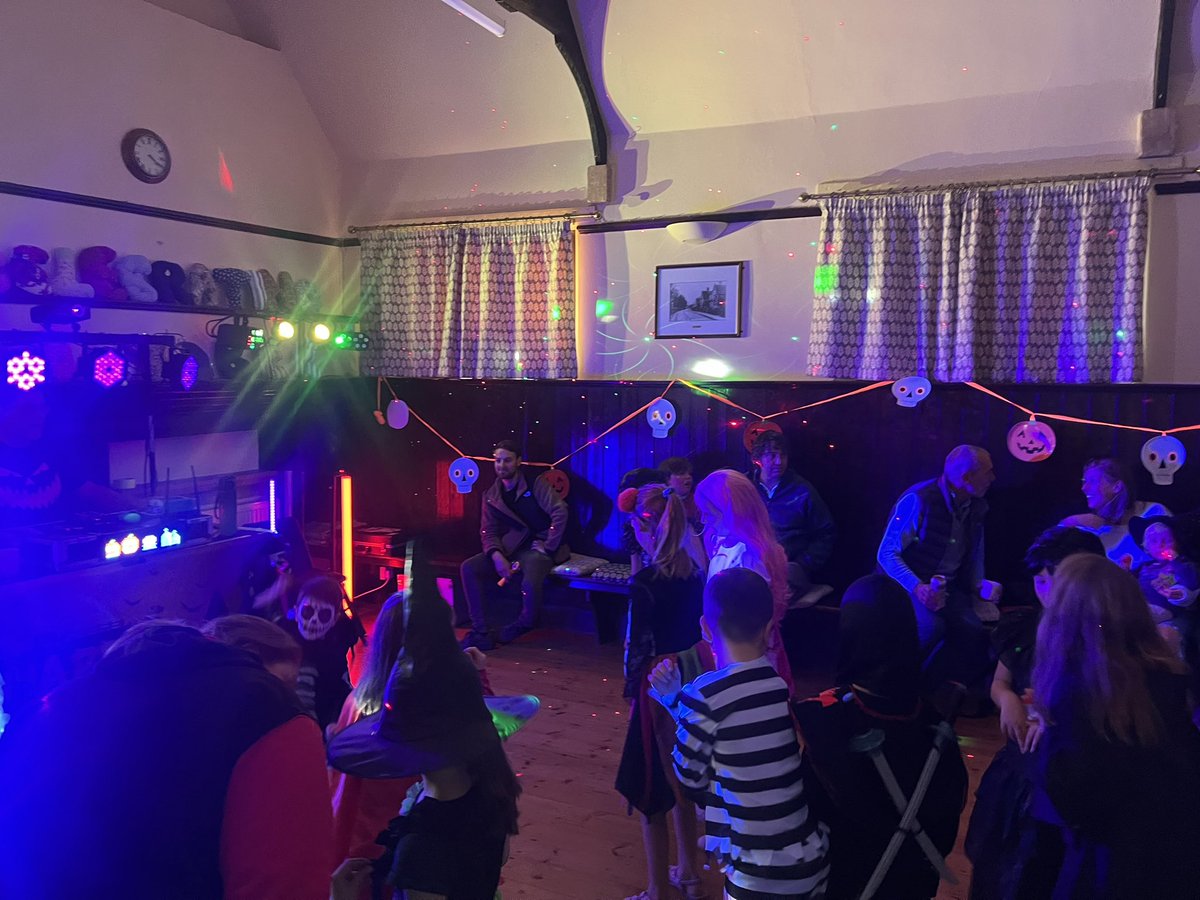 uffvillhall's tweet photo. Another sold out Spooky Disco at Uffington Village Hall. Great time had by all and another brilliant disco by Steve Kidzco.
Thanks to everyone who came and we hope you enjoyed! Same time next year!! https://t.co/Aiq86qutz8