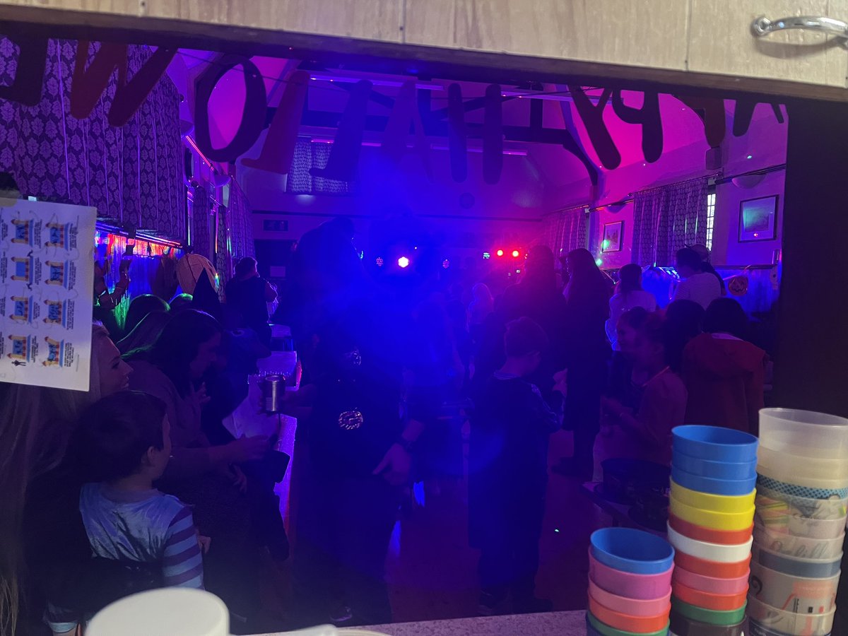 uffvillhall's tweet photo. Another sold out Spooky Disco at Uffington Village Hall. Great time had by all and another brilliant disco by Steve Kidzco.
Thanks to everyone who came and we hope you enjoyed! Same time next year!! https://t.co/Aiq86qutz8
