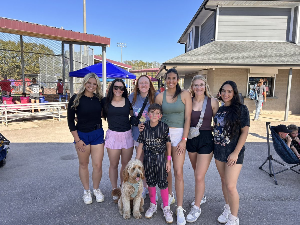 I am so thankful for these girls! 

When your mom’s a coach and your “big sisters” surprise you at your game. 
#family #RRR