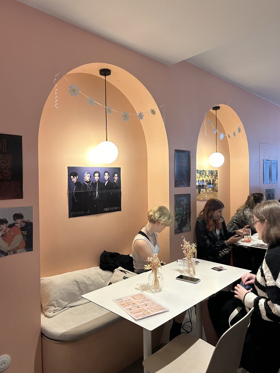 donghowwoodz's tweet photo. #choiceinparis https://t.co/OzgTCgQZ29