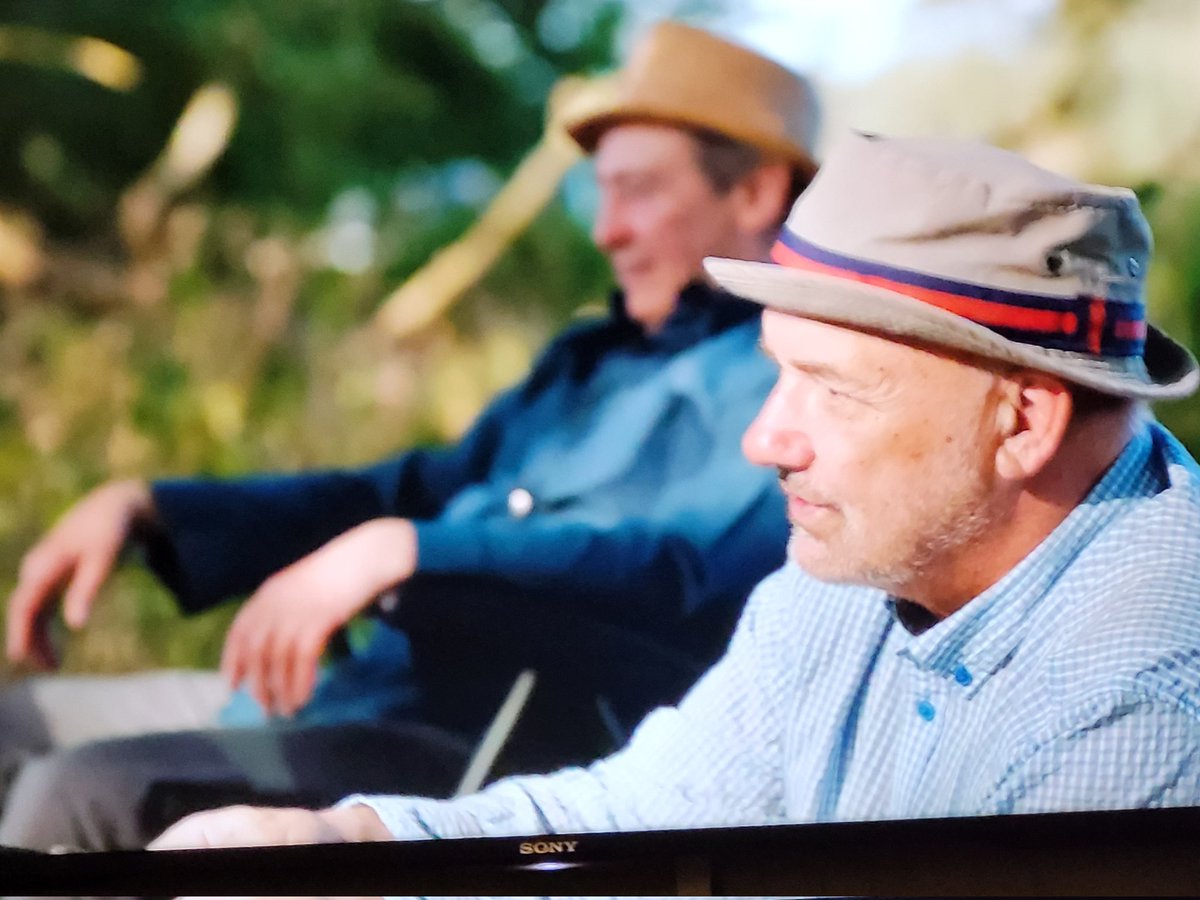 Catherine_48's tweet photo. I love your alter ego who loves you ♥️ 😆 🤣 #GoneFishing #MortimerandWhitehouse #perch https://t.co/lNLaV40Doy