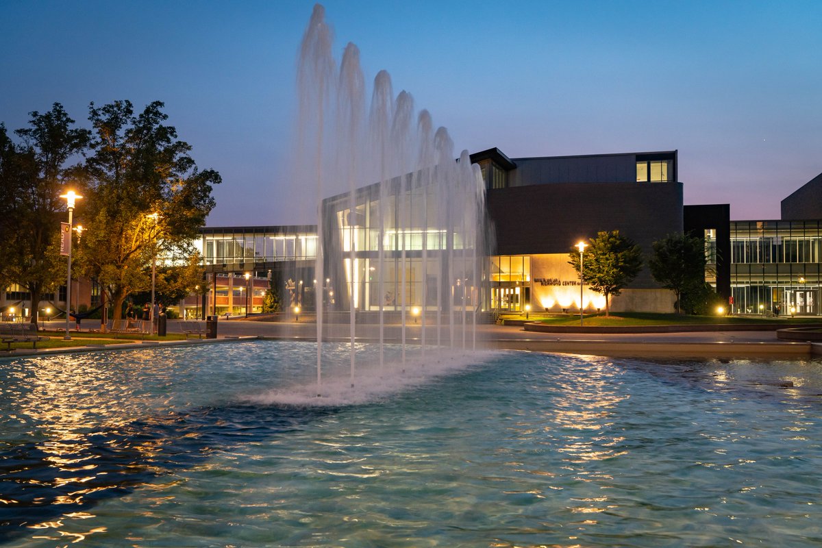 WesternMichU's tweet photo. The evening view at WMU ✨🌙 

Whether it’s grabbing late-night snacks, watching the sunset or just kicking back with friends, there are so many ways to enjoy campus throughout the evening. https://t.co/9u2u3NBbxK