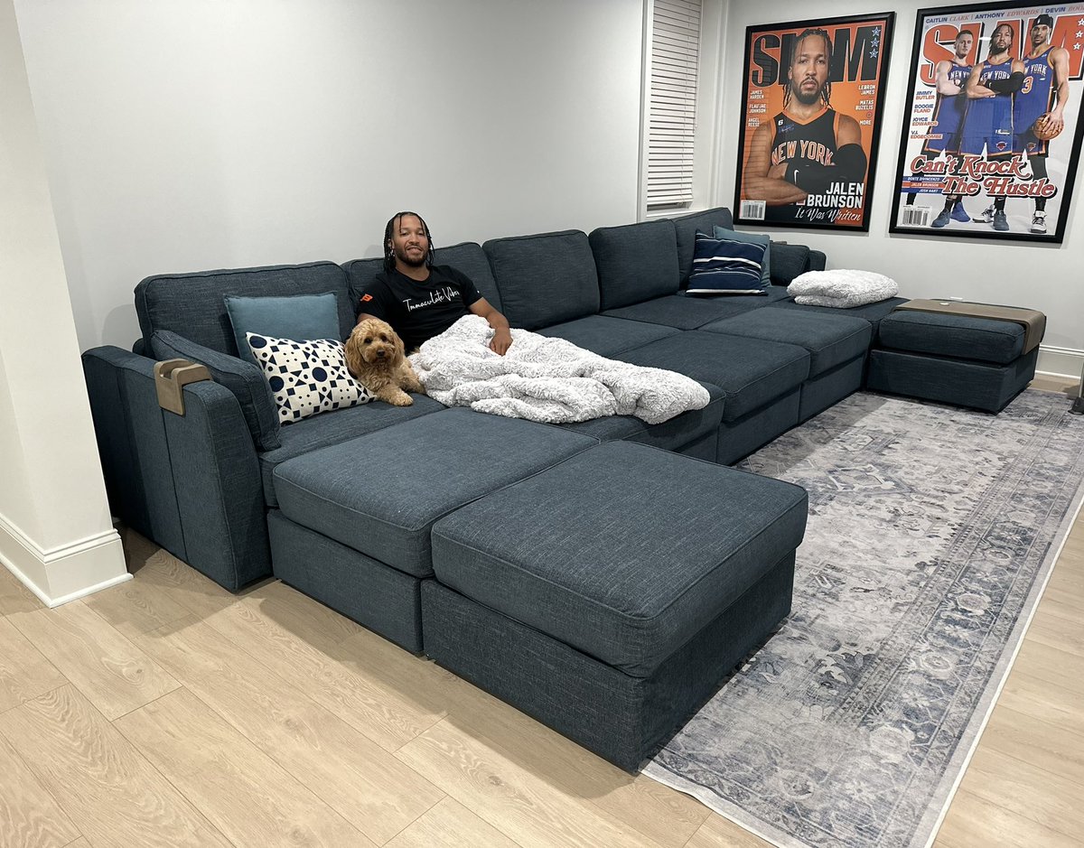jalenbrunson1's tweet photo. Rest days watching the birds 🦅 just got a major upgrade with @lovesac Sactionals 

#partner https://t.co/lmwxqh2EAz