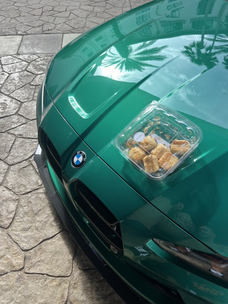 CodFlaws's tweet image. Who wants a croissant?