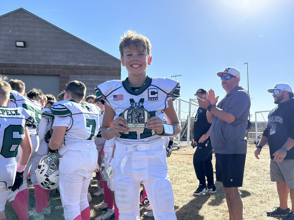 2031MWJrCats's tweet photo. Congrats to the 6th grade Championship MVP #27 QB Drake Foral who threw 3 TD passes to lead our team to a 26-14 victory over Jr Storm Navy! #rollcats. #MVP https://t.co/J4eXtcyOH4