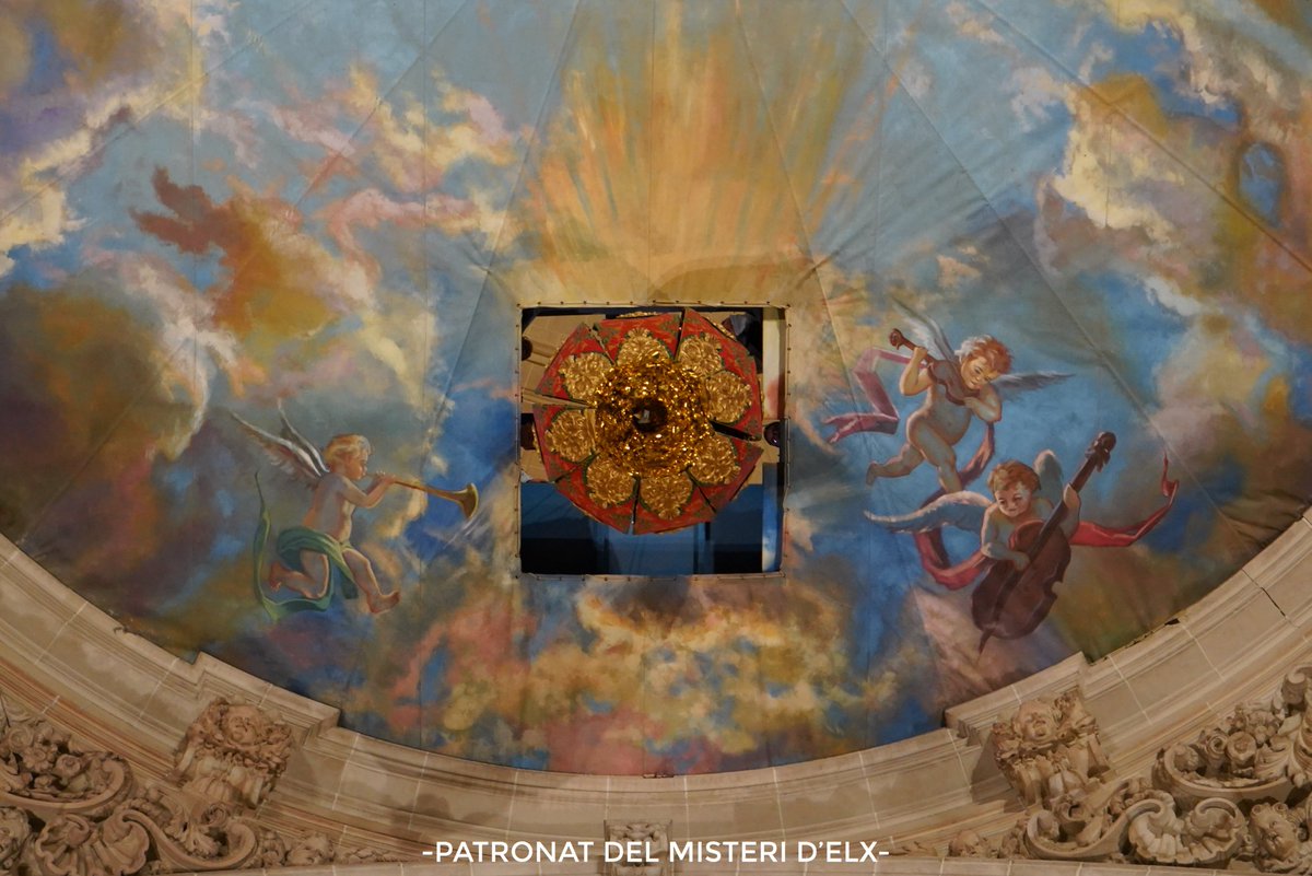 Tercera representació del Misteri de tardor. ⠀

El cel ens ha donat una treva. ⠀

✨🤍✨⠀