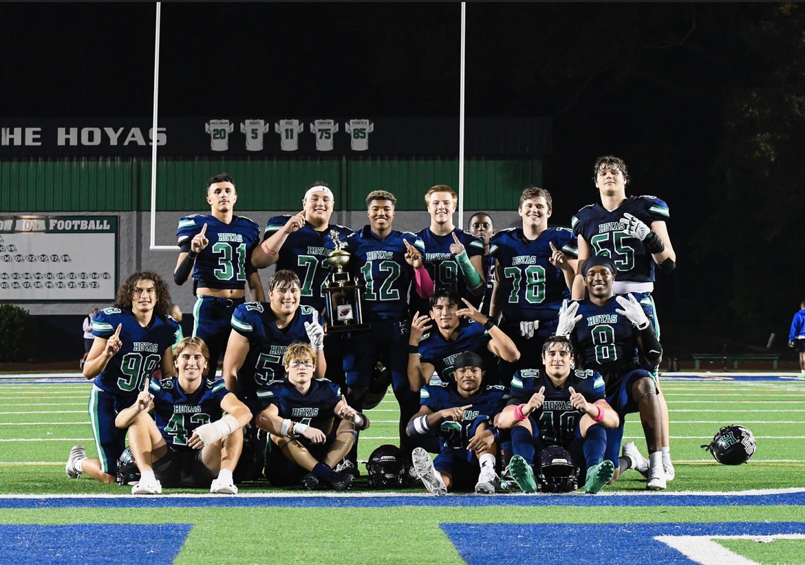 Proud of this accomplishment for my teammates and coaches❗️ Glad to help the effort with 400 total yards and 3 touchdowns. ( 248 passing 1TD&amp;152 rushing 2TD)

hudl.com/v/2QY2rW
<a href="/hhshoyafootball/">Hoya Football</a> <a href="/hoyafbrecruit/">HoyaFBrecruiting</a> <a href="/rvfc10/">ronveal</a> <a href="/CJacksonPRZ/">Connor Jackson</a> <a href="/CoachTaylorReed/">Taylor Reed</a> <a href="/CoachHennes/">Tyler Hennes</a> <a href="/TimGlanton/">Coach Tim Glanton</a>