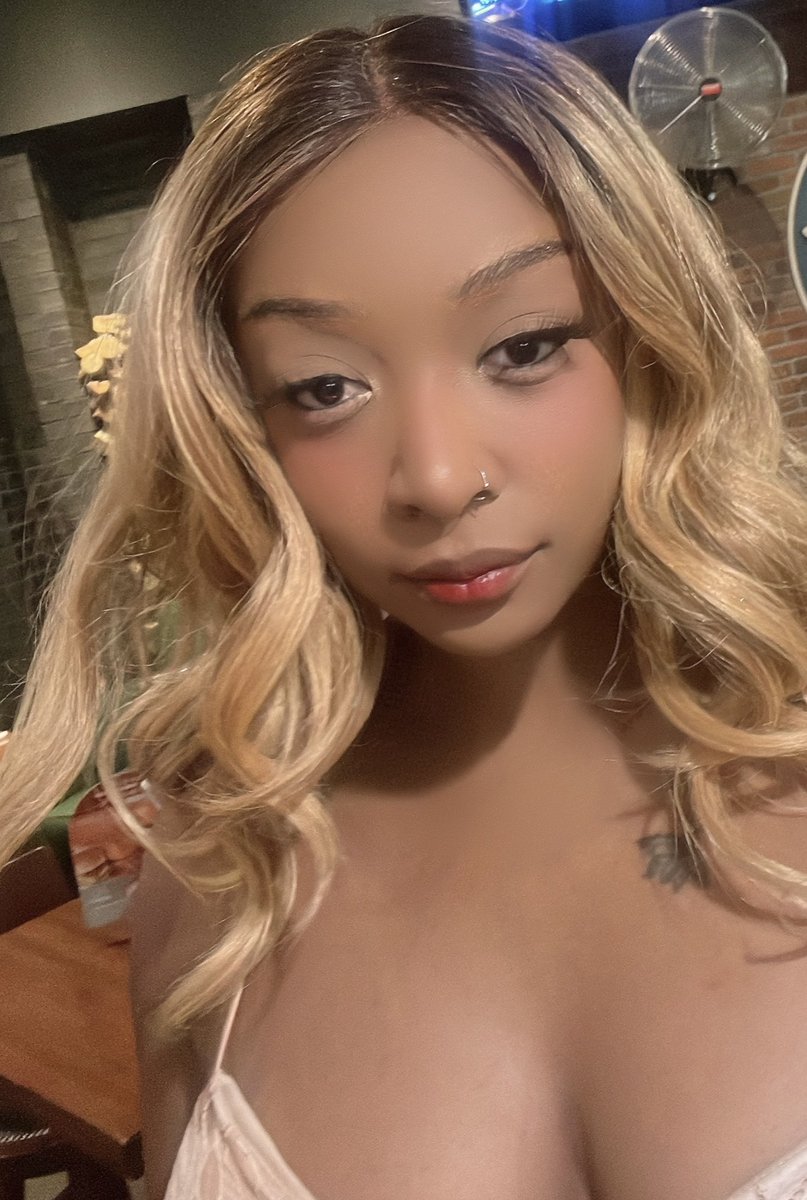 Late to the party 🌸🎀

#BASESelcaDay #JIWON #원