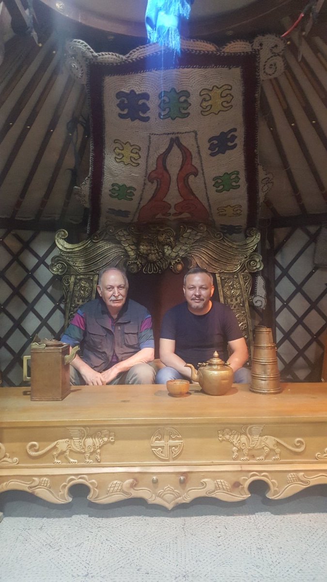 Ömrünü Türk dünyasına ve kültürüne vakfeden hocam Prof. Dr. Dursun Yıldırım uçmağa gitti. Doktora eğitimim ve asistanlığımdan son ana kadar kendisinden Türkolojiye dair çok şey öğrendim. Türkolojinin ne olduğu ve nasıl yorumlanacağına dair kattıkları çok büyük. Durağı uçmağ olsun