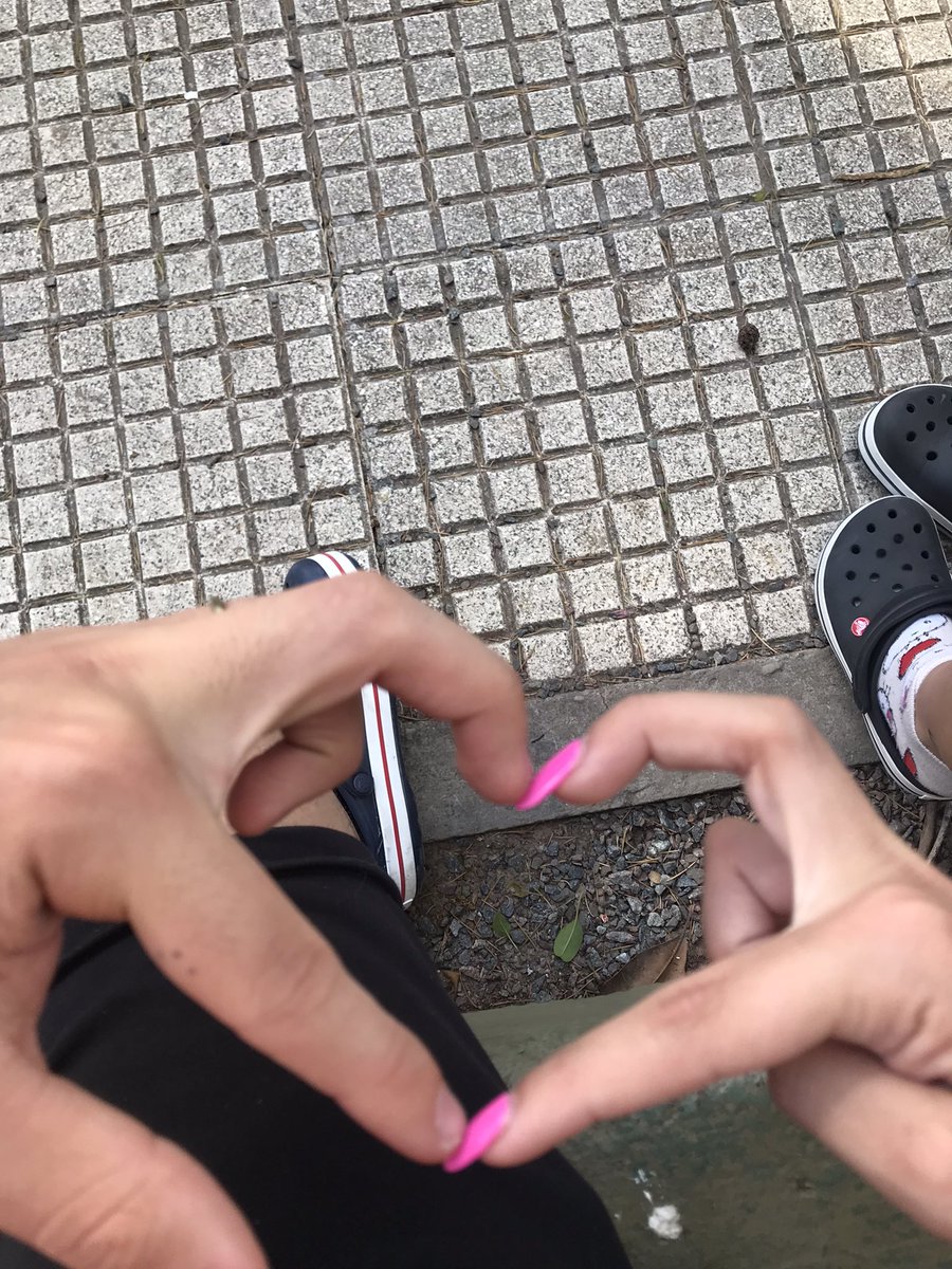 Fui con la intención de robarte un beso, y fuiste más inteligente que yo…. Vos me robaste el corazón💙💛