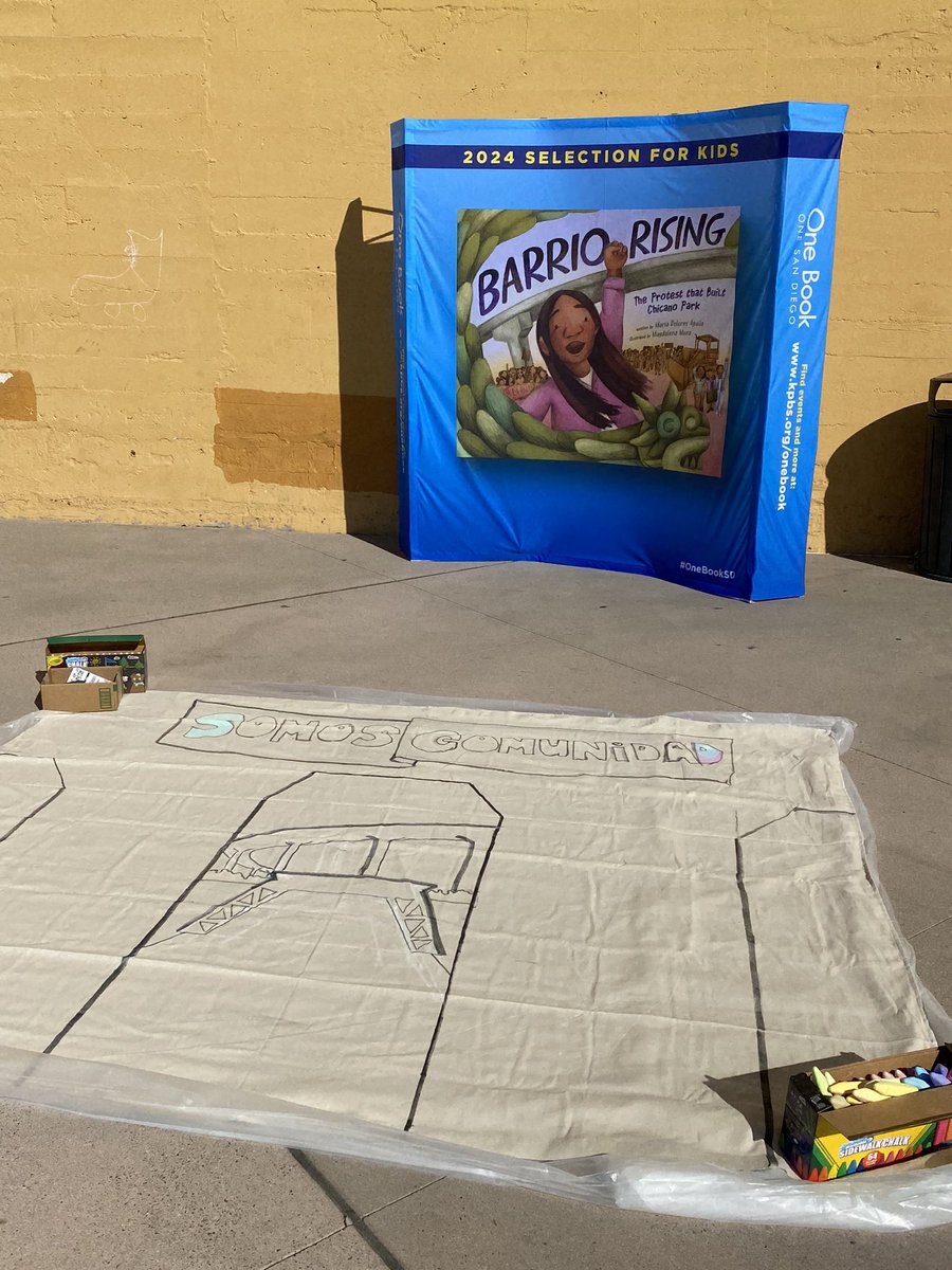 lori_huntsman's tweet image. Inspiring day centered around books📚A special treat to meet @mariadaguila &amp;amp; listen to her read #BarrioRising at the #OneBookOneSanDiego event at the #NorthPark Book Fair. The story behind the story plus the perfect match up with illustrator @Magdalenadraws💜 Bonus: Books signed!