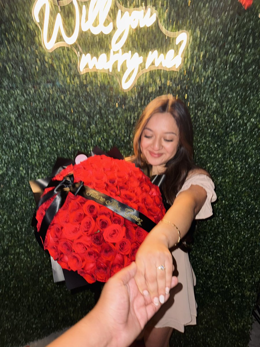 _maryflores's tweet photo. in my fiancé era ♥️ said yes to the love of my life https://t.co/o86dWUgEn6
