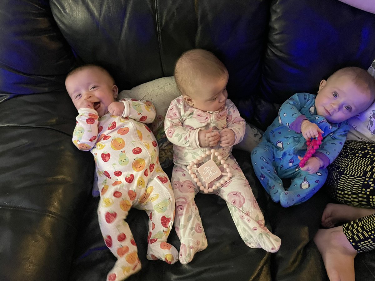 author_jamie421's tweet photo. Typical evening here ❤️ #tripletmom #love https://t.co/hA2XV90E10