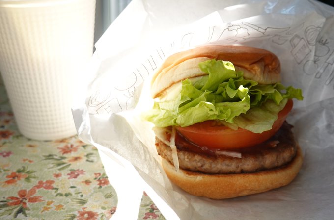 朝からドライブしてきて
帰りにモスでテークアウト

クラムチャウダー
なんて美味しいんでしょう 