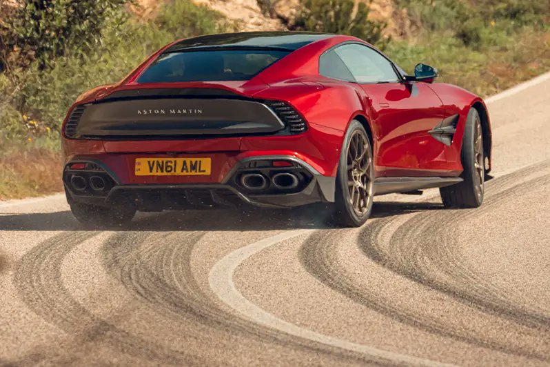 Ohhh...

Or as <a href="/alantaylorjones/">Alan Taylor-Jones</a> says: 'There’s enough power to take it to beyond 200mph in fairly short order, and yet its an absolute pussycat when you’re driving gently...'

parkers.co.uk/aston-martin/v…