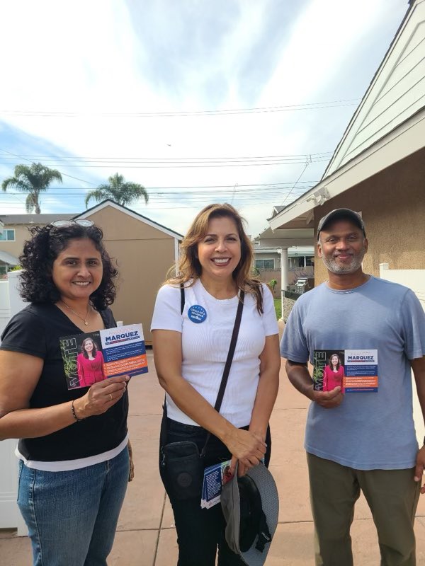 I had a great day walking in #FountainValley! I care deeply about the delivery of services to our residents which is why I handed them my business cards and told them to reach out directly if they needed support. 

That’s the kind of #OrangeCounty supervisor I will be.