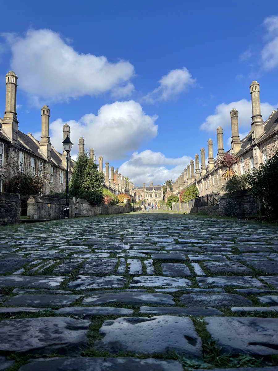 Thank you <a href="/SVHampshire/">Southern Voices</a> for a splendid weekend <a href="/WellsCathedral1/">Wells Cathedral</a> of music making. Concert and three excellent services. Bravo all! #Palestrina, #Howells, #Wood, <a href="/bobchilcott/">Bob Chilcott</a> <a href="/EricWhitacre/">Eric Whitacre</a> and more, a bit of everything. Even a #HotFuzz tour thrown in for good measure!