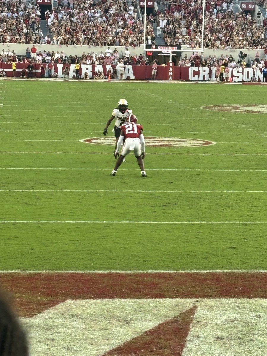 Thanks <a href="/PlayerProMorgan/">Courtney Morgan</a> <a href="/CoachMoLinguist/">Maurice Linguist</a> <a href="/EronHodges/">Eron Hodges</a> <a href="/ashleighkimble/">Ashleigh Kimble</a> for showing me and my family a great time! <a href="/KirkpatrickDre/">Dre Kirkpatrick jr</a> my motivation!!!💪🏽🔥
Roll Tide!!! 🐘
#uncommitted