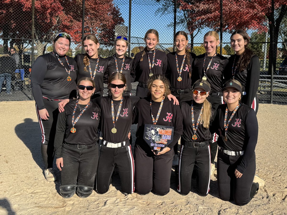 New team same winning attitude. After shaking the rust off yesterday in pool play the Phoenix bounced back and won the USSSA Halloween Bash over P3 by the score of 2-0. Total team effort !!  Timely hitting, great pitching and solid defense. Looking forward to playing this summer