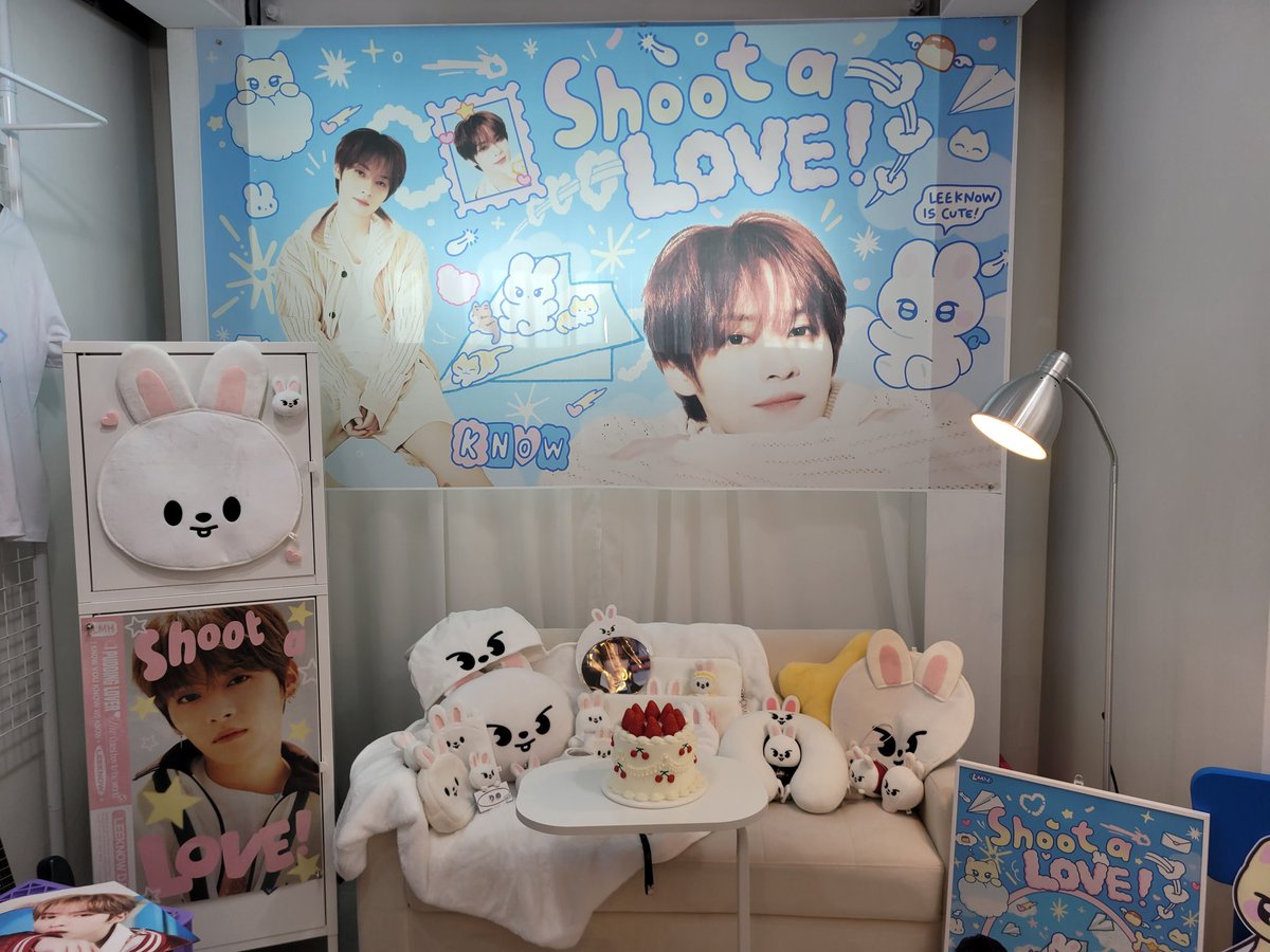lucky_sso_v's tweet photo. 특전, 럭드, 가챠 어떤 것도 놓칠 수 없던곳! 
여기는 무조건 방문이라고 결심하고 달려갔는데 역시나 너무 귀여운 토끼토끼한 리노가 한가득이라 행복했었다🥹

#리노에게_쏘아올린_사랑 https://t.co/Jls8bvvZut