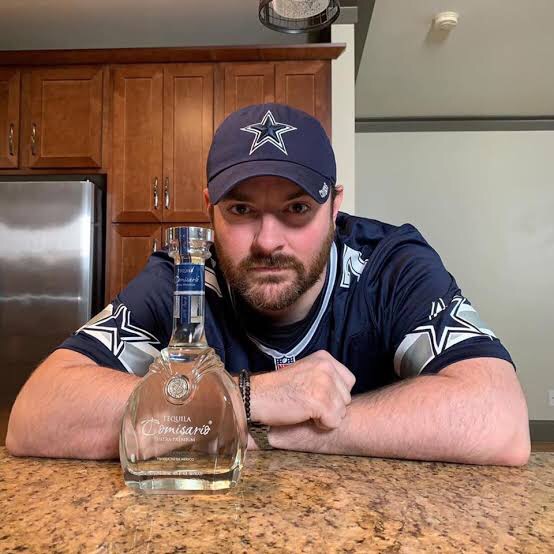 chrisyoung8558's tweet photo. Feeling lonely 👀👀 https://t.co/D9jdoyRa6a