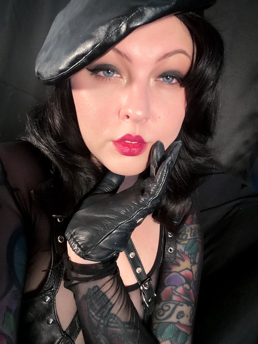 Preview of the NEW set 🖤 Leather &amp; Nylons 

#LeatherGoddess #LeatherMistress #nylonfetısh #sheernylons #sheerpantyhose #shinypantyhose #nylonstockings #Pantyhoselove