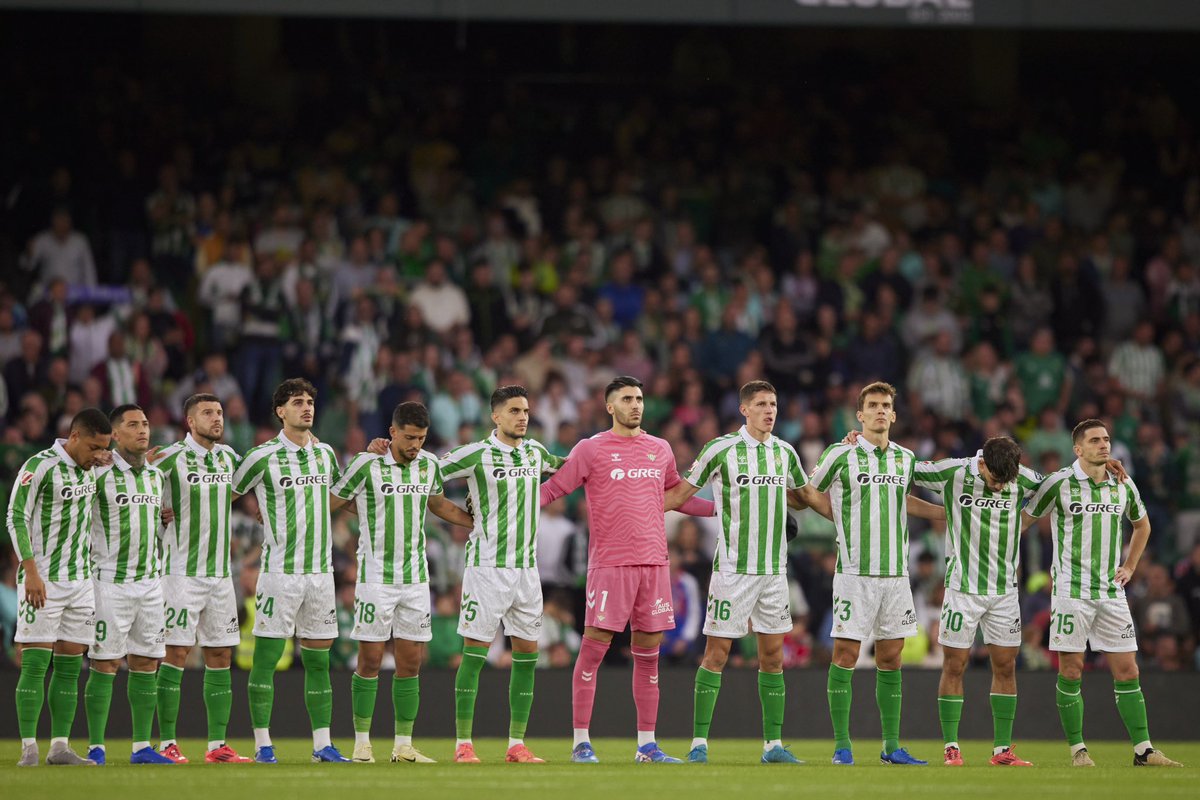 Orgullo, compromiso, respeto y privilegio. Por y para el Betis.
Que esto no pare, que nadie ni nada nos frene. FELICIDAD en estado puro lo de hoy. Que manera de rugir el Villamarín… Estamos locos de la cabeza! MUSHO BETIS!!!!! 💚🔥🚀