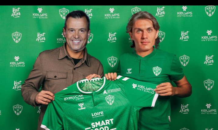 PAINT_ETIENNE's tweet photo. ⚠️ALERTE SIGNATURE⚠️
L'arrivée du Défenseur Central de Vorto @Pimpembe en prêt payant de 2M !!!
La Muraille Verte de Paint-Étienne trouve son ✨️roc✨️ !!!
🔥Bienvenue à lui 💚🤍🔥
@FFL_RP https://t.co/t1HBYdyanU