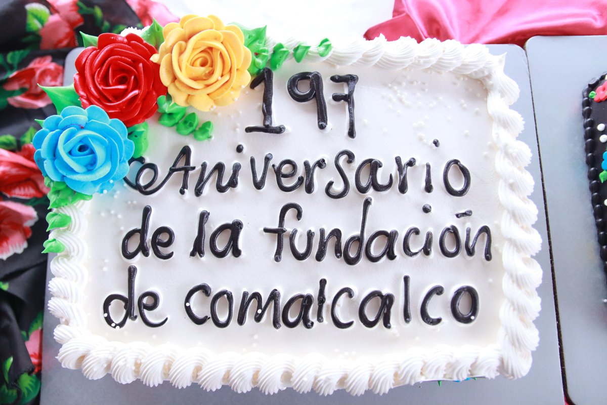 ComalcalcoMX's tweet photo. 🎊 ¡Celebrando en unidad con el pueblo!

✅ Desde el Mercado Público “27 de Octubre”, el alcalde @OvidioPeraltaS encabezó los festejos por el 197º Aniversario de la #FundaciónDeComalcalco donde locatarias, locatarios y autoridades municipales se dieron cita para celebrar en un ambiente de algarabía y unidad.