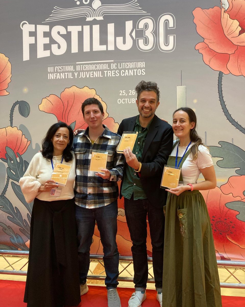 ¡LOS HERMANOS MACGUFFIN, premio Torre del Agua al mejor cómic español del año en el @FestiLIJ3C ! 

Aún estoy sin palabras: gracias al @FestiLIJ3C , <a href="/LaEsfera_Azul/">La Esfera Azul</a> y <a href="/tormenta_libros/">Tormenta 🌩️</a> y enhorabuena a todos los premiados!❤️📕🍿