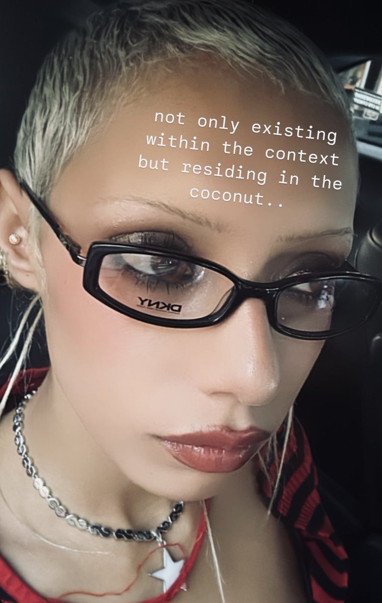 zbelle_z's tweet image. 🖤🤓 #jazZelleXdKnY #dkny @dkny #uglyworldwide #dinji
