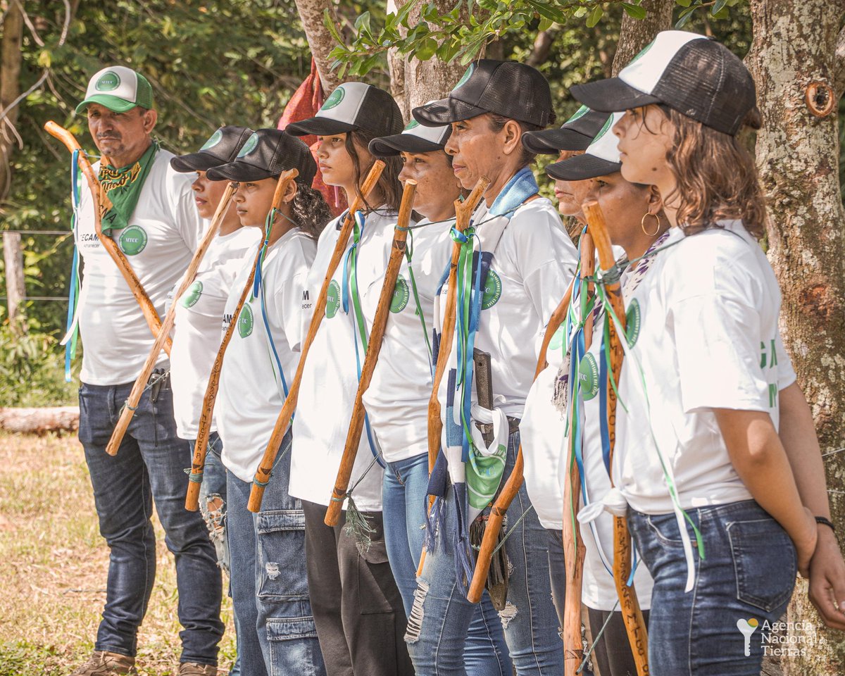 AgenciaTierras's tweet photo. En el predio Nuevo Amanecer de Chimichagua,Cesar, realizamos el lanzamiento del primer Territorio Campesino Agroalimentario (TECAM) al Movimiento Social MTCC, una  apuesta que beneficiará a 118 familias y busca garantizar su soberanía alimentaria. https://t.co/YwBN4xYe5F